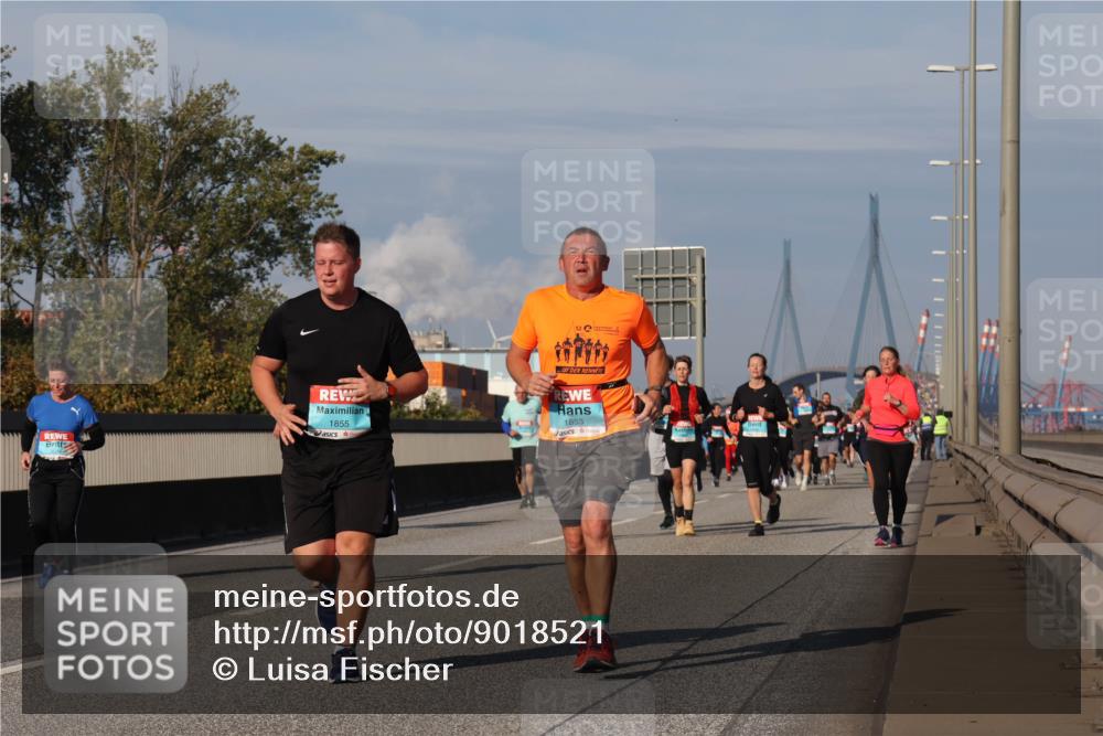 03.10.2025 - Köhlbrandbrückenlauf Luisa Fischer http://msf.ph/oto/9018521 03.10.2025 11:07:20 Position 3 12, 1855, 1853 meine-sportfotos.de