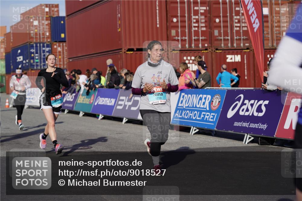 03.10.2025 - Köhlbrandbrückenlauf Michael Burmester http://msf.ph/oto/9018527 03.10.2025 10:18:21 Ziel 1485, 1719, 1778, 1920, 1932, 2413, 2502, 3176, 3178, 3273, 3308 meine-sportfotos.de