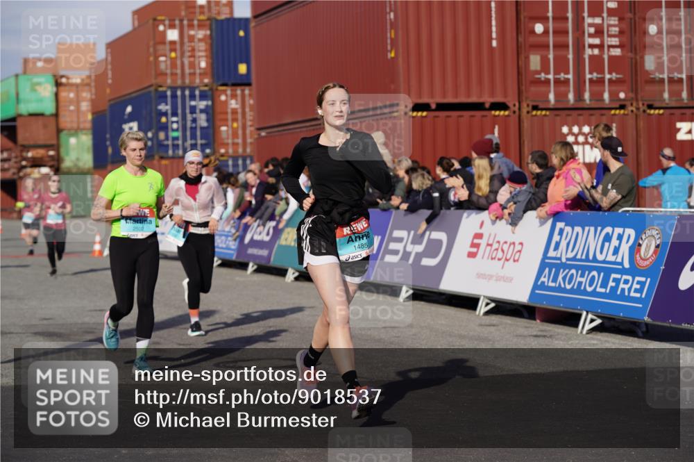 03.10.2025 - Köhlbrandbrückenlauf Michael Burmester http://msf.ph/oto/9018537 03.10.2025 10:18:22 Ziel 1485, 1719, 1778, 1920, 1932, 2413, 2502, 3176, 3178, 3308 meine-sportfotos.de