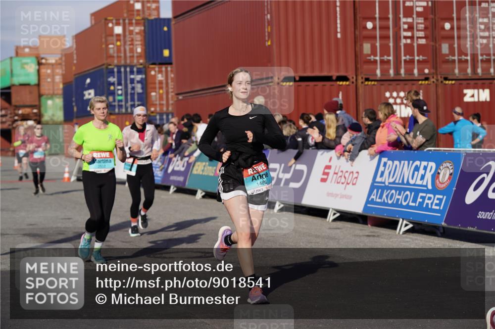 03.10.2025 - Köhlbrandbrückenlauf Michael Burmester http://msf.ph/oto/9018541 03.10.2025 10:18:22 Ziel 1485, 1719, 1778, 1920, 1932, 2413, 2502, 3176, 3178, 3308 meine-sportfotos.de