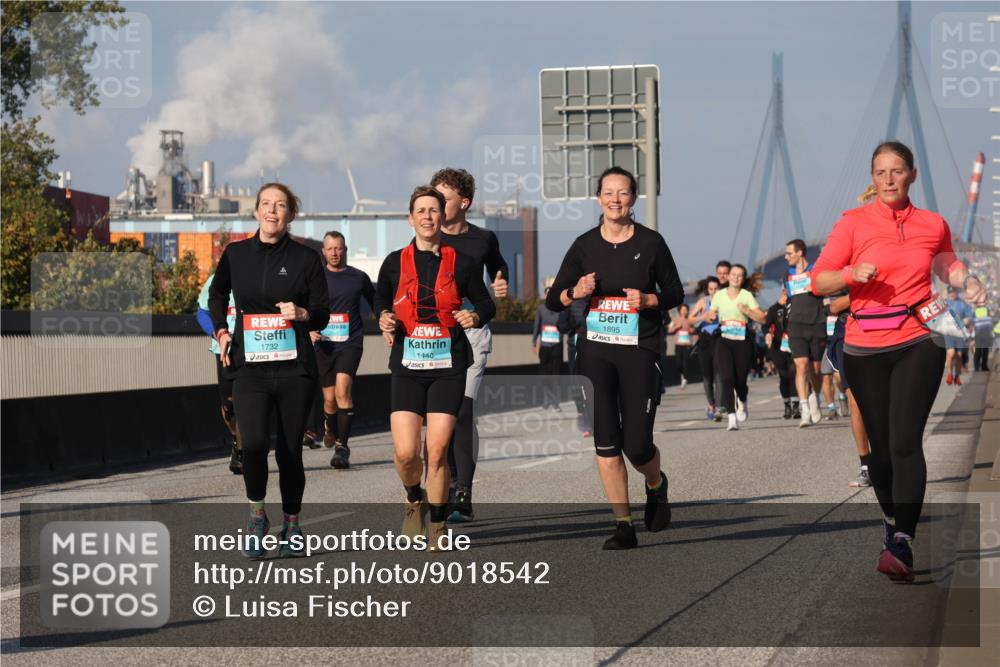 03.10.2025 - Köhlbrandbrückenlauf Luisa Fischer http://msf.ph/oto/9018542 03.10.2025 11:07:24 Position 3 1732, 1440, 1895 meine-sportfotos.de