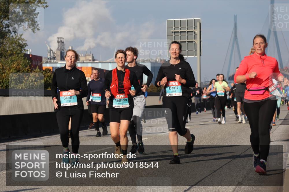 03.10.2025 - Köhlbrandbrückenlauf Luisa Fischer http://msf.ph/oto/9018544 03.10.2025 11:07:24 Position 3 1732, 1440, 1895 meine-sportfotos.de