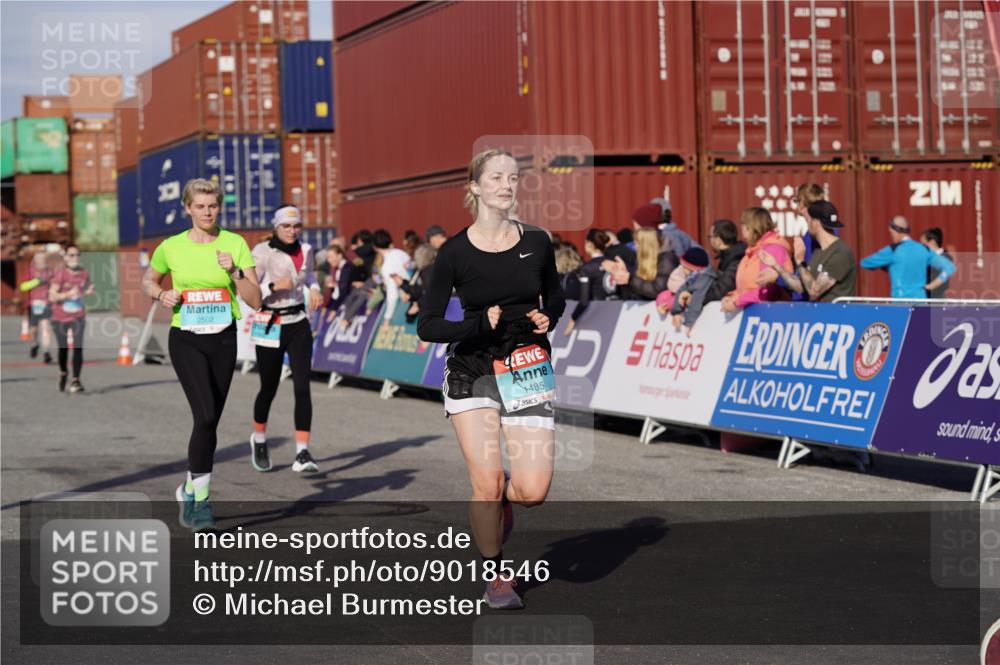 03.10.2025 - Köhlbrandbrückenlauf Michael Burmester http://msf.ph/oto/9018546 03.10.2025 10:18:22 Ziel 1485, 1719, 1778, 1920, 1932, 2413, 2502, 3176, 3178, 3308 meine-sportfotos.de