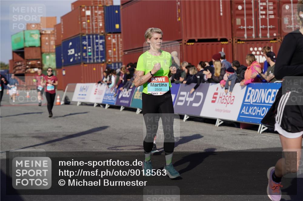03.10.2025 - Köhlbrandbrückenlauf Michael Burmester http://msf.ph/oto/9018563 03.10.2025 10:18:23 Ziel 1485, 1719, 1778, 1920, 1932, 2413, 2502, 2800, 3176, 3178, 3833 meine-sportfotos.de