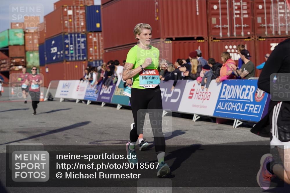 03.10.2025 - Köhlbrandbrückenlauf Michael Burmester http://msf.ph/oto/9018567 03.10.2025 10:18:23 Ziel 1485, 1719, 1778, 1920, 1932, 2413, 2502, 2800, 3176, 3178, 3833 meine-sportfotos.de