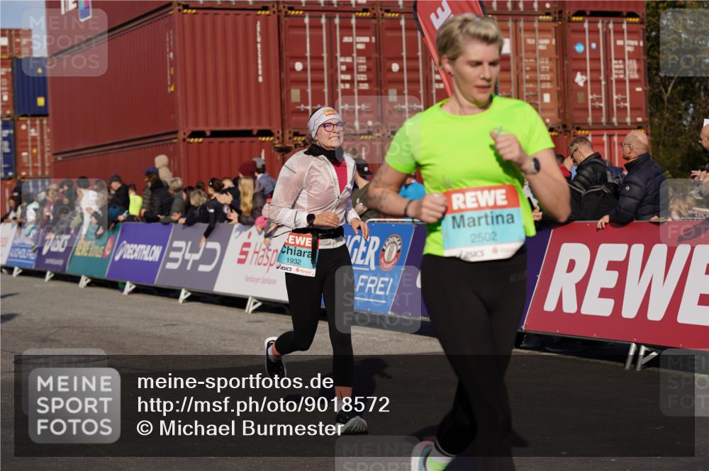 03.10.2025 - Köhlbrandbrückenlauf Michael Burmester http://msf.ph/oto/9018572 03.10.2025 10:18:24 Ziel 1485, 1719, 1778, 1920, 1932, 2413, 2502, 2800, 3833 meine-sportfotos.de