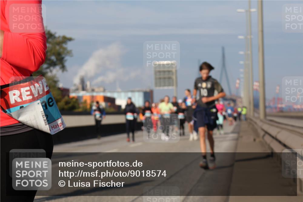 03.10.2025 - Köhlbrandbrückenlauf Luisa Fischer http://msf.ph/oto/9018574 03.10.2025 11:07:29 Position 3  meine-sportfotos.de