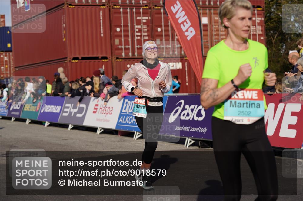 03.10.2025 - Köhlbrandbrückenlauf Michael Burmester http://msf.ph/oto/9018579 03.10.2025 10:18:24 Ziel 1485, 1719, 1778, 1920, 1932, 2413, 2502, 2800, 3833 meine-sportfotos.de