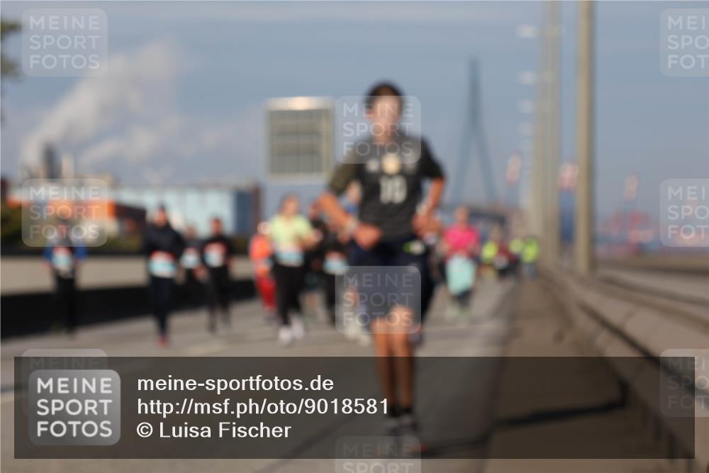 03.10.2025 - Köhlbrandbrückenlauf Luisa Fischer http://msf.ph/oto/9018581 03.10.2025 11:07:30 Position 3  meine-sportfotos.de