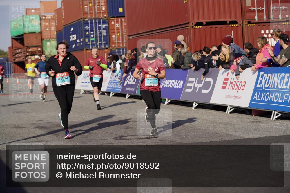 03.10.2025 - Köhlbrandbrückenlauf Michael Burmester http://msf.ph/oto/9018592 03.10.2025 10:18:26 Ziel 1485, 1778, 1920, 1932, 2502, 2800, 3180, 3833 meine-sportfotos.de
