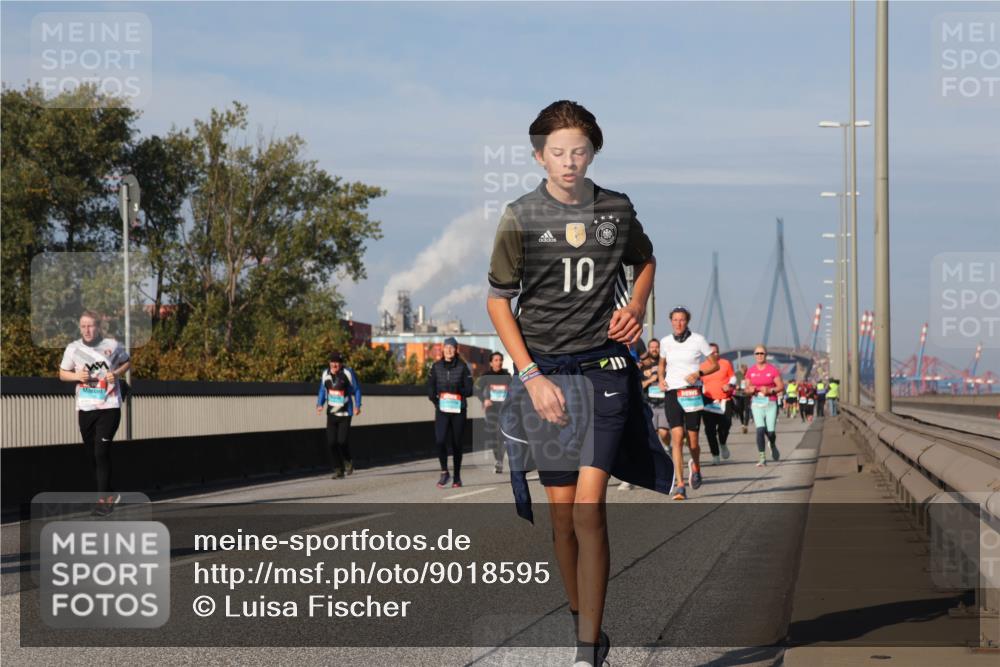 03.10.2025 - Köhlbrandbrückenlauf Luisa Fischer http://msf.ph/oto/9018595 03.10.2025 11:07:33 Position 3 10 meine-sportfotos.de
