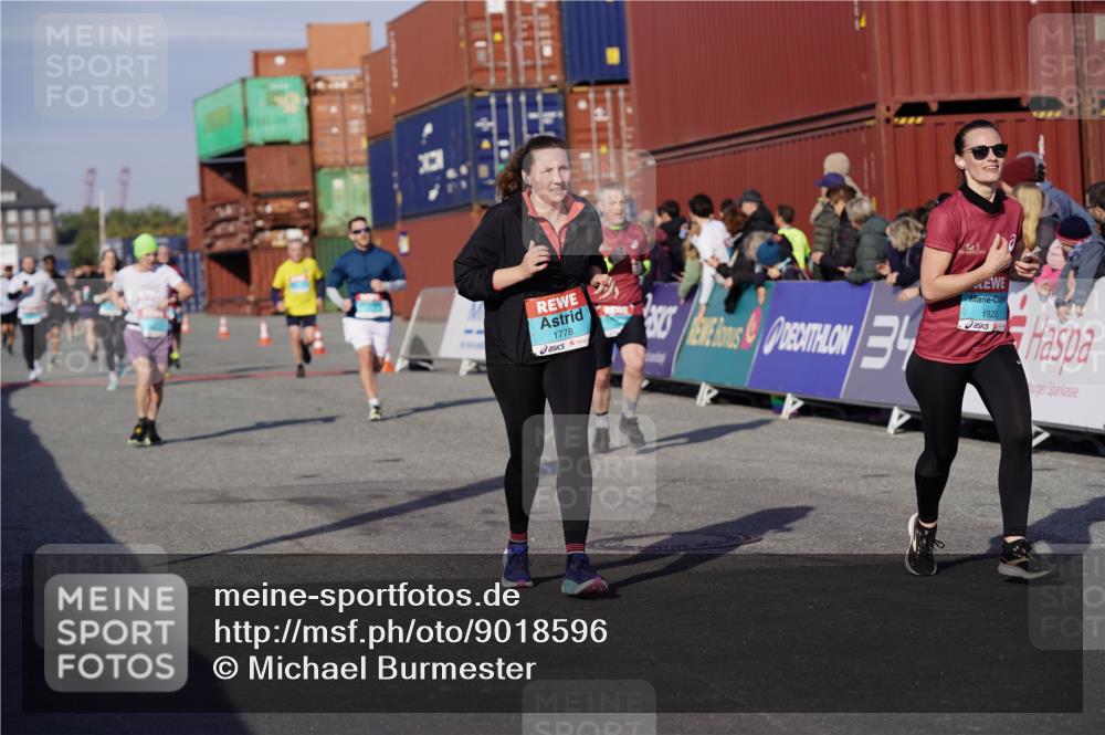 03.10.2025 - Köhlbrandbrückenlauf Michael Burmester http://msf.ph/oto/9018596 03.10.2025 10:18:27 Ziel 1778, 1920, 1932, 2502, 2800, 3180, 3833 meine-sportfotos.de
