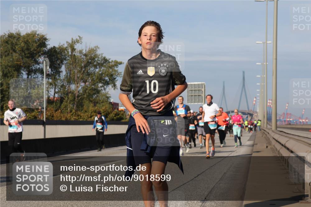 03.10.2025 - Köhlbrandbrückenlauf Luisa Fischer http://msf.ph/oto/9018599 03.10.2025 11:07:33 Position 3 10 meine-sportfotos.de
