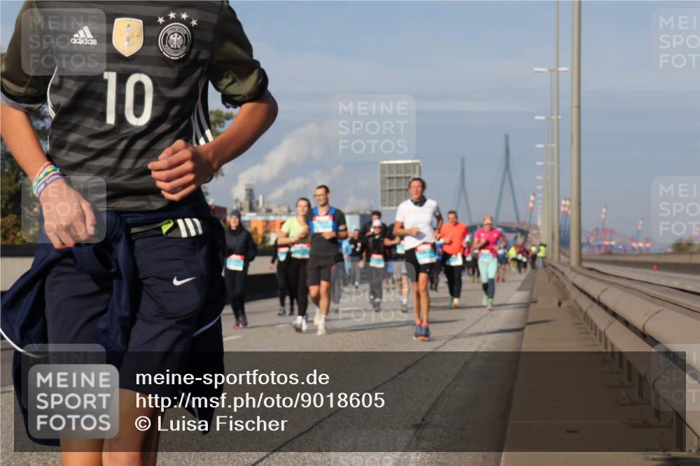 03.10.2025 - Köhlbrandbrückenlauf Luisa Fischer http://msf.ph/oto/9018605 03.10.2025 11:07:34 Position 3 10 meine-sportfotos.de