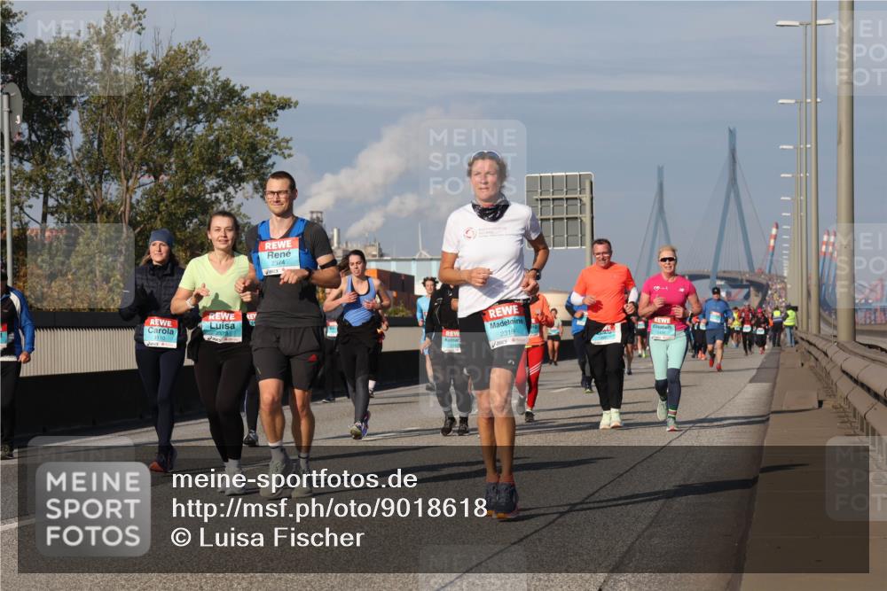 03.10.2025 - Köhlbrandbrückenlauf Luisa Fischer http://msf.ph/oto/9018618 03.10.2025 11:07:36 Position 3 3110, 2373, 2374, 2319 meine-sportfotos.de