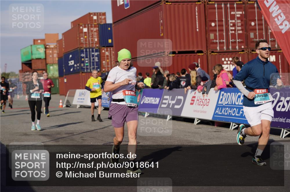 03.10.2025 - Köhlbrandbrückenlauf Michael Burmester http://msf.ph/oto/9018641 03.10.2025 10:18:32 Ziel 1614, 1619, 1778, 1920, 2168, 2800, 3180, 3419, 3595, 3698, 3833 meine-sportfotos.de