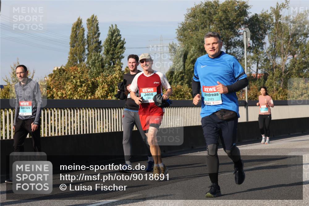 03.10.2025 - Köhlbrandbrückenlauf Luisa Fischer http://msf.ph/oto/9018691 03.10.2025 11:07:49 Position 3 3132, 2382, 3163 meine-sportfotos.de