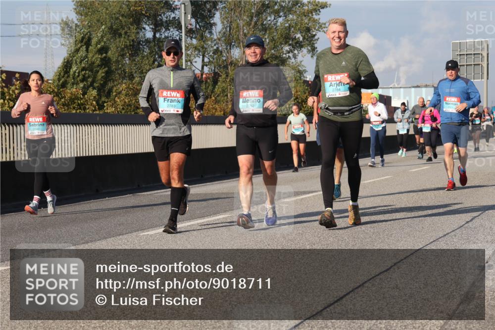 03.10.2025 - Köhlbrandbrückenlauf Luisa Fischer http://msf.ph/oto/9018711 03.10.2025 11:07:53 Position 3 2240, 2783, 2782, 2784 meine-sportfotos.de
