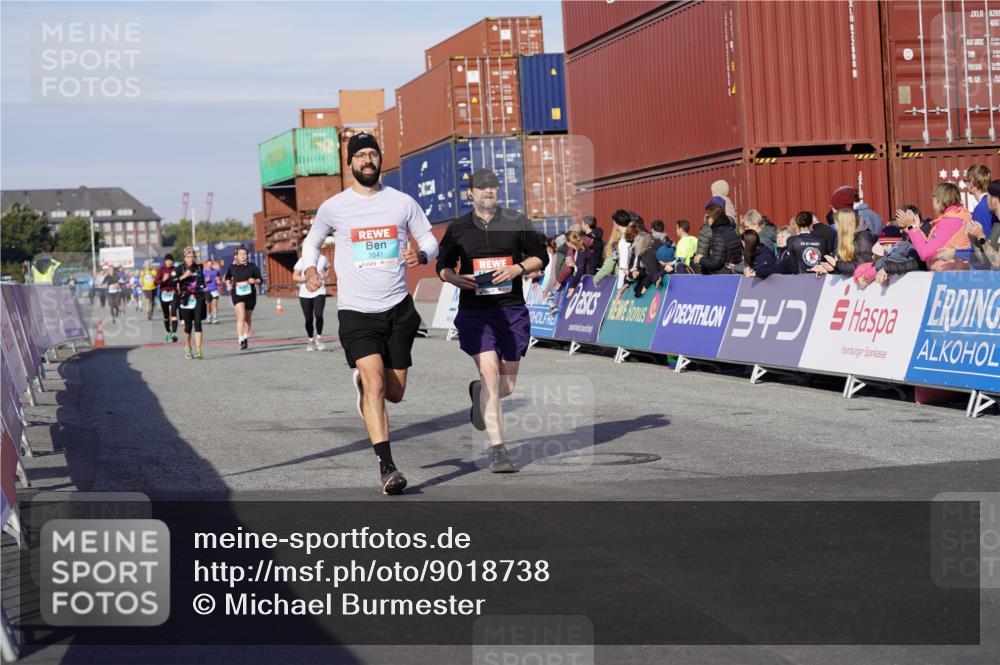 03.10.2025 - Köhlbrandbrückenlauf Michael Burmester http://msf.ph/oto/9018738 03.10.2025 10:18:41 Ziel 1580, 1885, 2168, 2508, 2785, 3419, 3541, 3595, 3698 meine-sportfotos.de