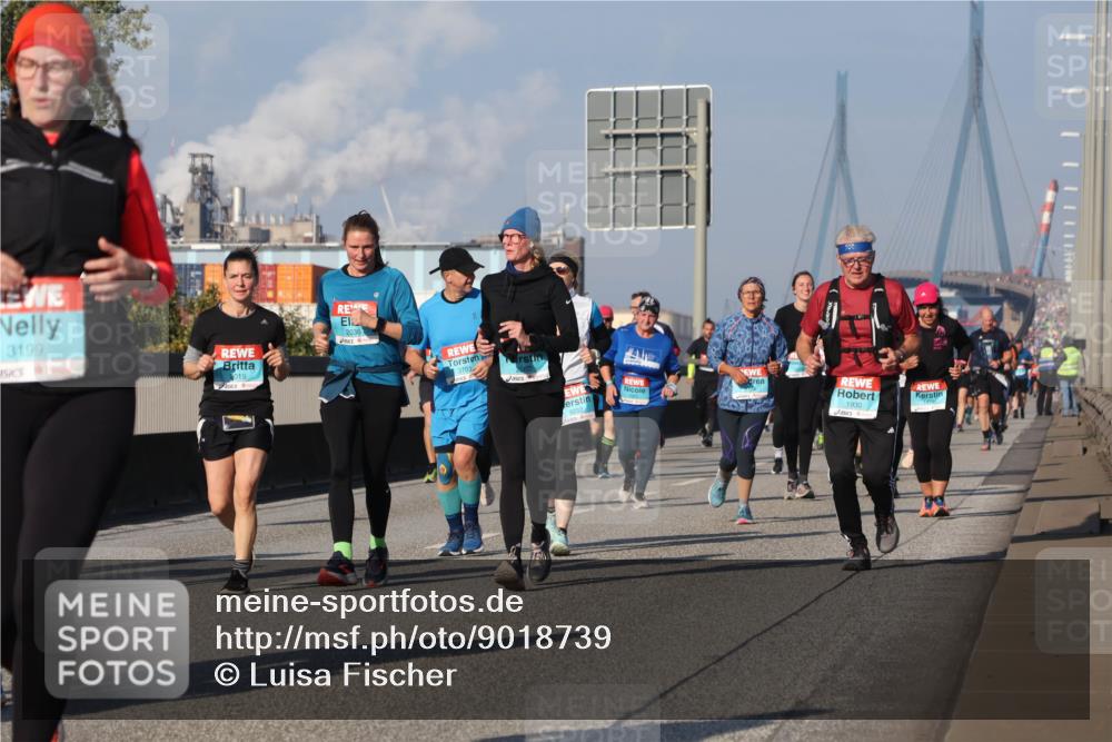 03.10.2025 - Köhlbrandbrückenlauf Luisa Fischer http://msf.ph/oto/9018739 03.10.2025 11:08:03 Position 3 3199, 2019, 3703, 3232, 1930 meine-sportfotos.de