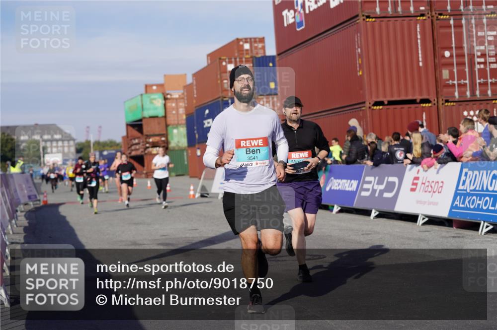 03.10.2025 - Köhlbrandbrückenlauf Michael Burmester http://msf.ph/oto/9018750 03.10.2025 10:18:41 Ziel 1580, 1885, 2168, 2508, 2785, 3419, 3541, 3595, 3698 meine-sportfotos.de