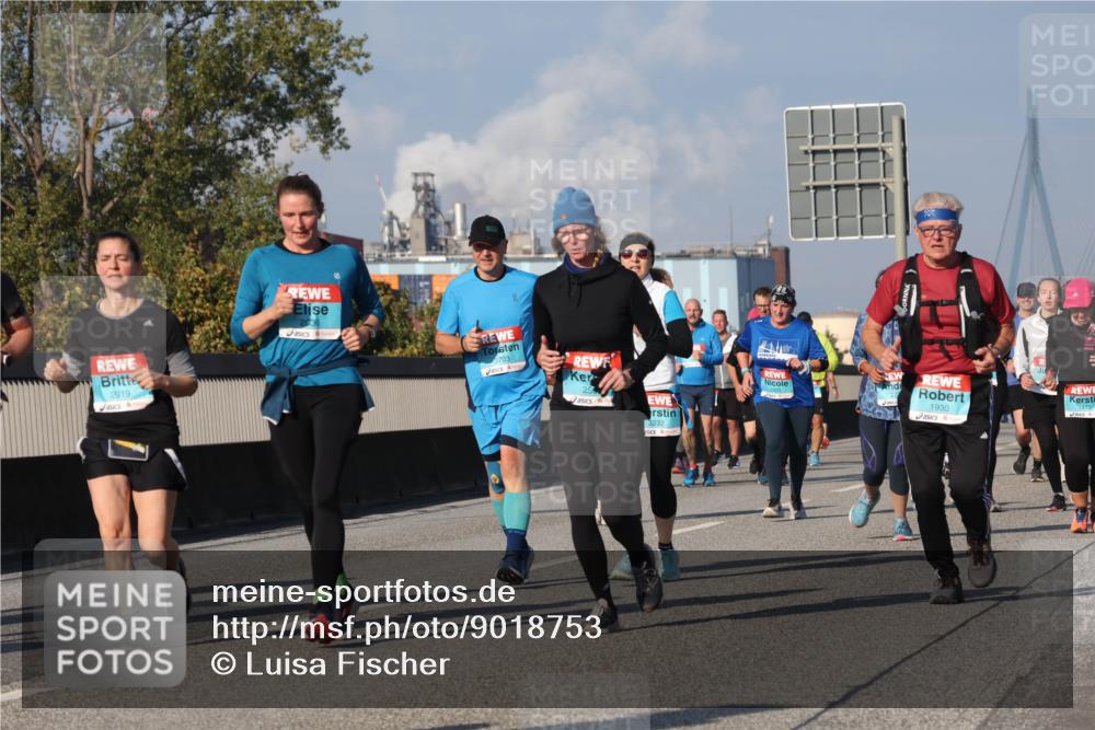 03.10.2025 - Köhlbrandbrückenlauf Luisa Fischer http://msf.ph/oto/9018753 03.10.2025 11:08:05 Position 3 2019, 3703, 3232, 1930 meine-sportfotos.de