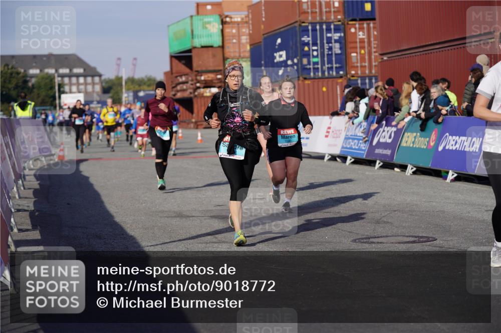 03.10.2025 - Köhlbrandbrückenlauf Michael Burmester http://msf.ph/oto/9018772 03.10.2025 10:18:46 Ziel 1580, 1885, 2124, 2508, 2867, 3541 meine-sportfotos.de