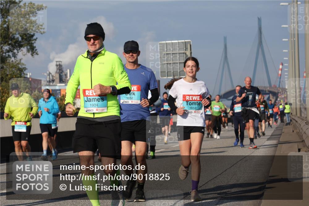 03.10.2025 - Köhlbrandbrückenlauf Luisa Fischer http://msf.ph/oto/9018825 03.10.2025 11:08:17 Position 3 1904, 1652, 1653 meine-sportfotos.de