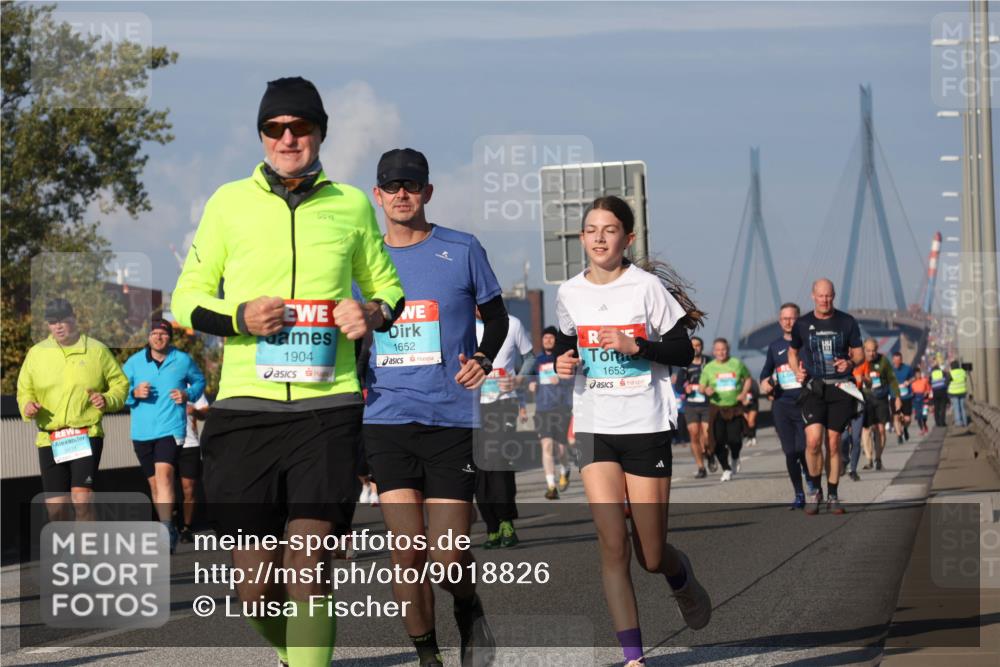 03.10.2025 - Köhlbrandbrückenlauf Luisa Fischer http://msf.ph/oto/9018826 03.10.2025 11:08:17 Position 3 1904, 1652, 1653 meine-sportfotos.de
