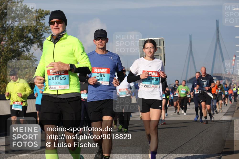 03.10.2025 - Köhlbrandbrückenlauf Luisa Fischer http://msf.ph/oto/9018829 03.10.2025 11:08:18 Position 3 3631, 1904, 1652, 1653 meine-sportfotos.de