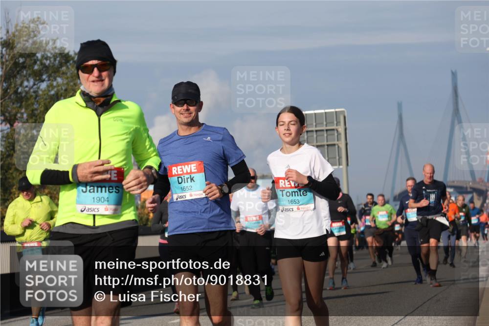 03.10.2025 - Köhlbrandbrückenlauf Luisa Fischer http://msf.ph/oto/9018831 03.10.2025 11:08:18 Position 3 1904, 1652, 1653 meine-sportfotos.de