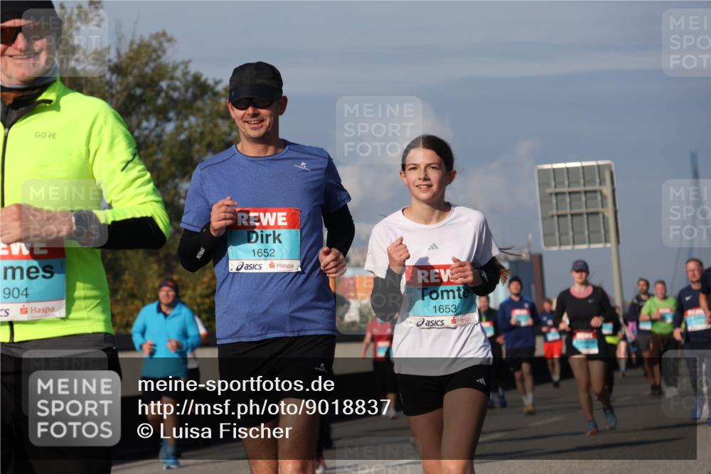 03.10.2025 - Köhlbrandbrückenlauf Luisa Fischer http://msf.ph/oto/9018837 03.10.2025 11:08:19 Position 3 904, 1652, 1653 meine-sportfotos.de