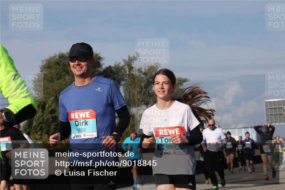 03.10.2025 - Köhlbrandbrückenlauf Luisa Fischer http://msf.ph/oto/9018845 03.10.2025 11:08:20 Position 3 1652, 1653 meine-sportfotos.de