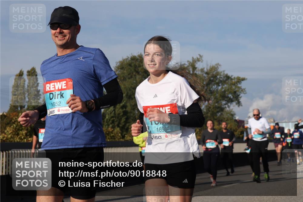 03.10.2025 - Köhlbrandbrückenlauf Luisa Fischer http://msf.ph/oto/9018848 03.10.2025 11:08:21 Position 3 2, 1652, 1653 meine-sportfotos.de