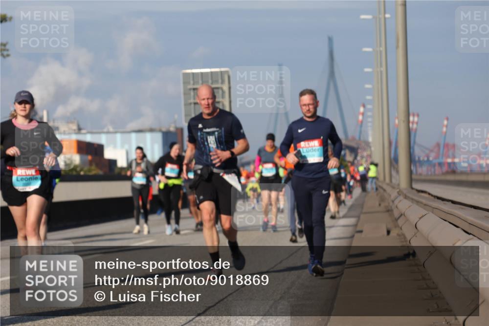 03.10.2025 - Köhlbrandbrückenlauf Luisa Fischer http://msf.ph/oto/9018869 03.10.2025 11:08:24 Position 3  meine-sportfotos.de