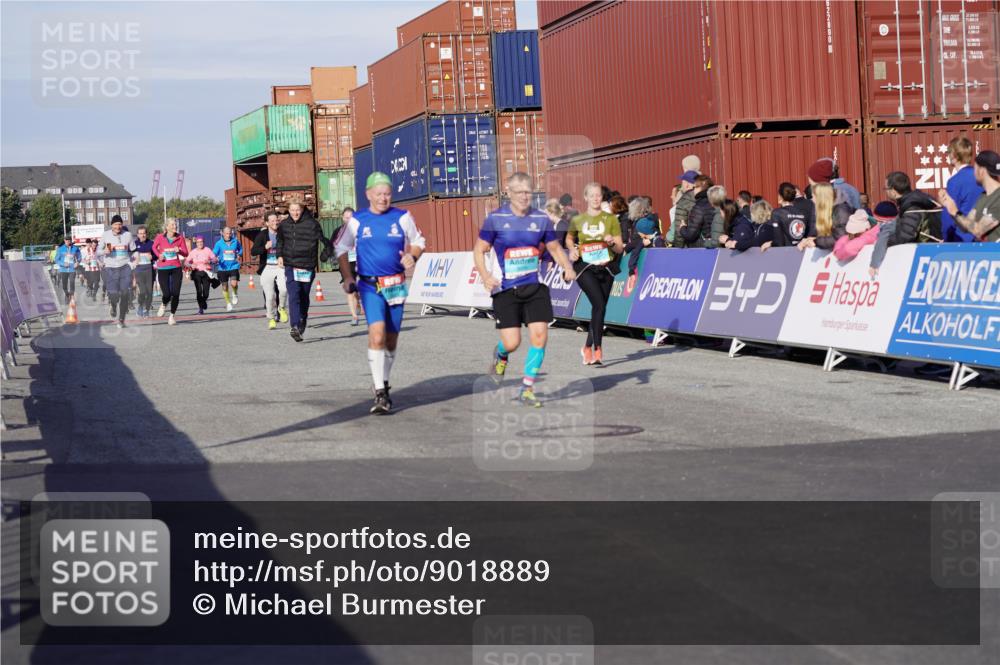 03.10.2025 - Köhlbrandbrückenlauf Michael Burmester http://msf.ph/oto/9018889 03.10.2025 10:19:03 Ziel 1162, 1166, 1372, 1862, 2009, 2010, 2180, 2675, 2851, 2853, 3051, 3108, 3505, 3506, 3732 meine-sportfotos.de