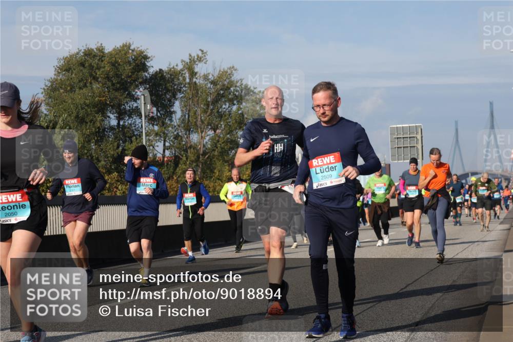 03.10.2025 - Köhlbrandbrückenlauf Luisa Fischer http://msf.ph/oto/9018894 03.10.2025 11:08:28 Position 3 2050, 2351, 2509 meine-sportfotos.de
