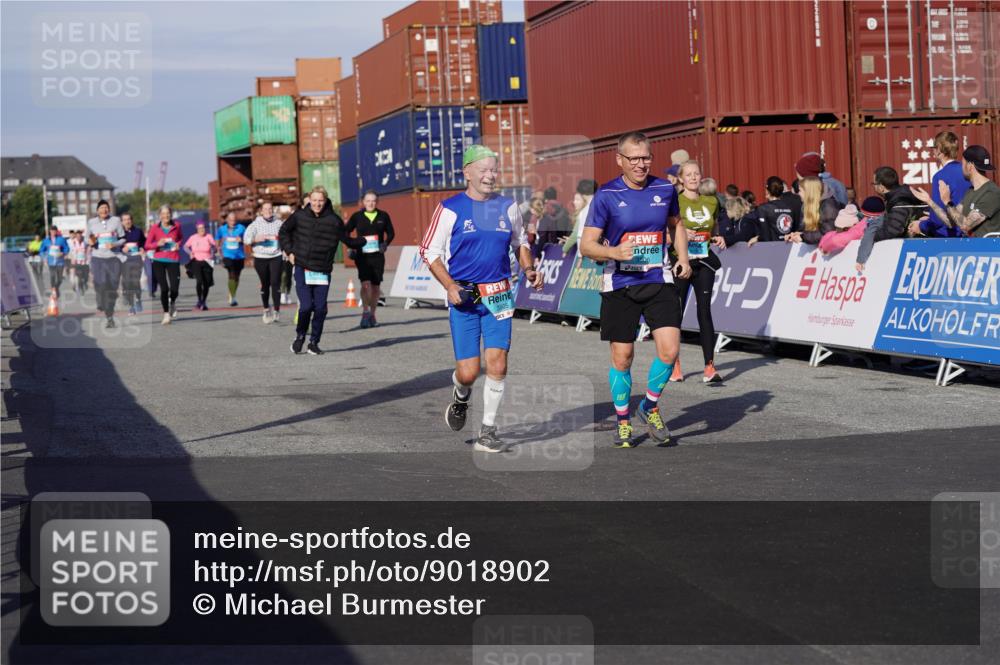 03.10.2025 - Köhlbrandbrückenlauf Michael Burmester http://msf.ph/oto/9018902 03.10.2025 10:19:04 Ziel 1162, 1166, 1372, 2009, 2010, 2180, 2675, 2851, 2853, 3108, 3505, 3506, 3732 meine-sportfotos.de