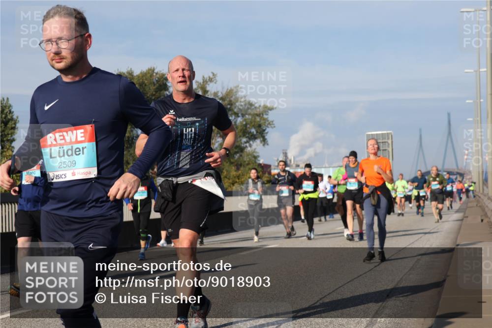 03.10.2025 - Köhlbrandbrückenlauf Luisa Fischer http://msf.ph/oto/9018903 03.10.2025 11:08:30 Position 3 2509 meine-sportfotos.de