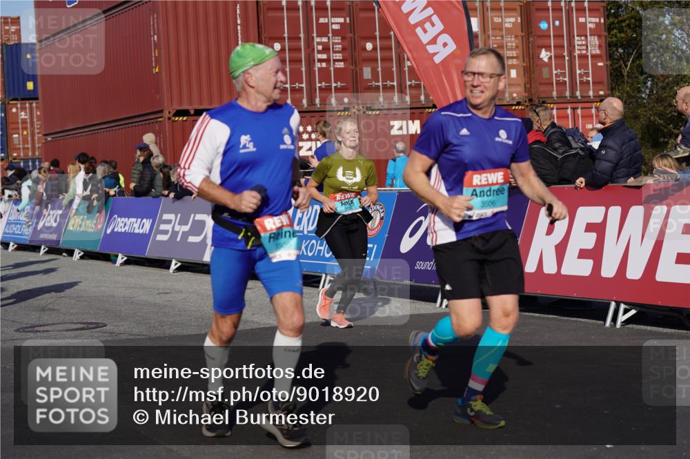03.10.2025 - Köhlbrandbrückenlauf Michael Burmester http://msf.ph/oto/9018920 03.10.2025 10:19:06 Ziel 1162, 1372, 1712, 2180, 2231, 2421, 2851, 2853, 3031, 3108, 3133, 3505, 3506, 3676, 3732 meine-sportfotos.de