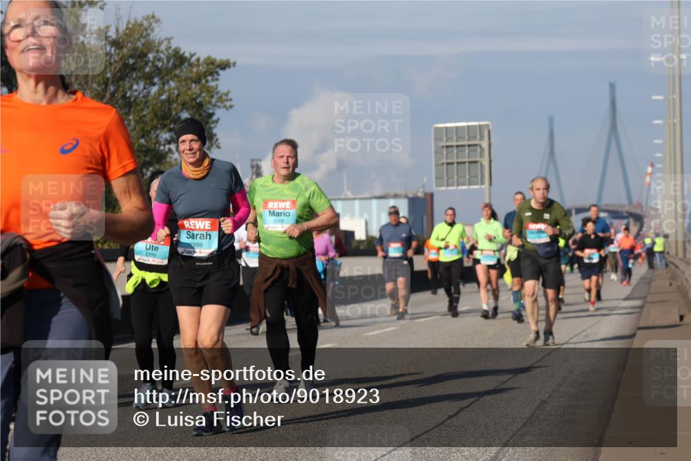03.10.2025 - Köhlbrandbrückenlauf Luisa Fischer http://msf.ph/oto/9018923 03.10.2025 11:08:33 Position 3 3399, 1998, 3398 meine-sportfotos.de