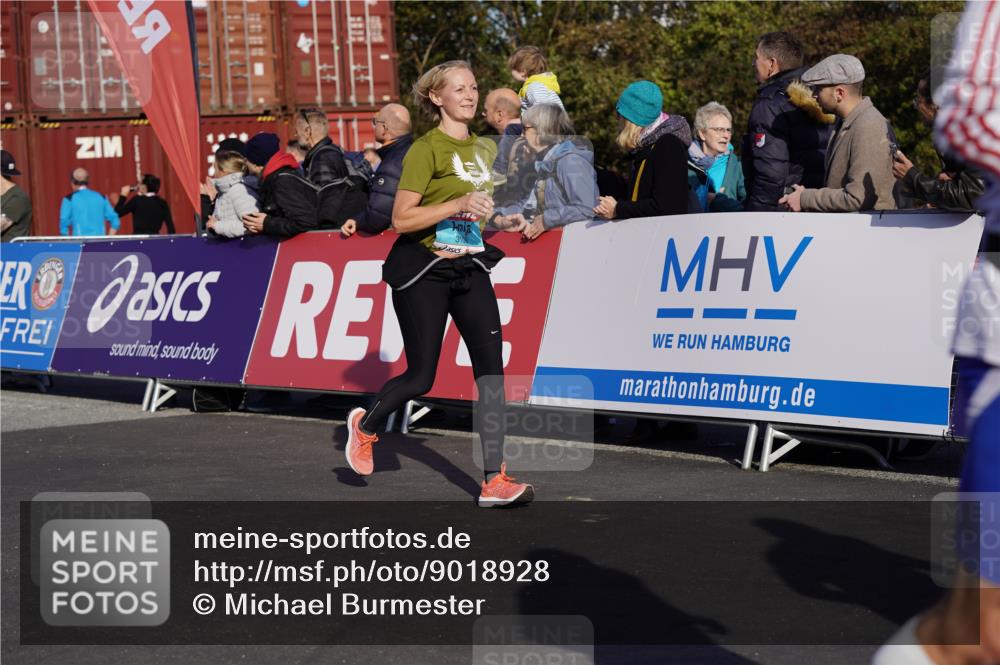 03.10.2025 - Köhlbrandbrückenlauf Michael Burmester http://msf.ph/oto/9018928 03.10.2025 10:19:07 Ziel 1162, 1372, 1712, 1803, 2180, 2231, 2421, 2851, 2853, 3031, 3108, 3133, 3505, 3506, 3676, 3732 meine-sportfotos.de