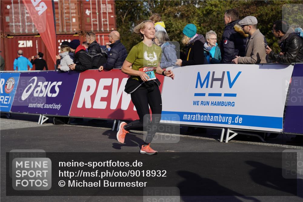 03.10.2025 - Köhlbrandbrückenlauf Michael Burmester http://msf.ph/oto/9018932 03.10.2025 10:19:07 Ziel 1162, 1372, 1712, 1803, 2180, 2231, 2421, 2851, 2853, 3031, 3108, 3133, 3505, 3506, 3676, 3732 meine-sportfotos.de