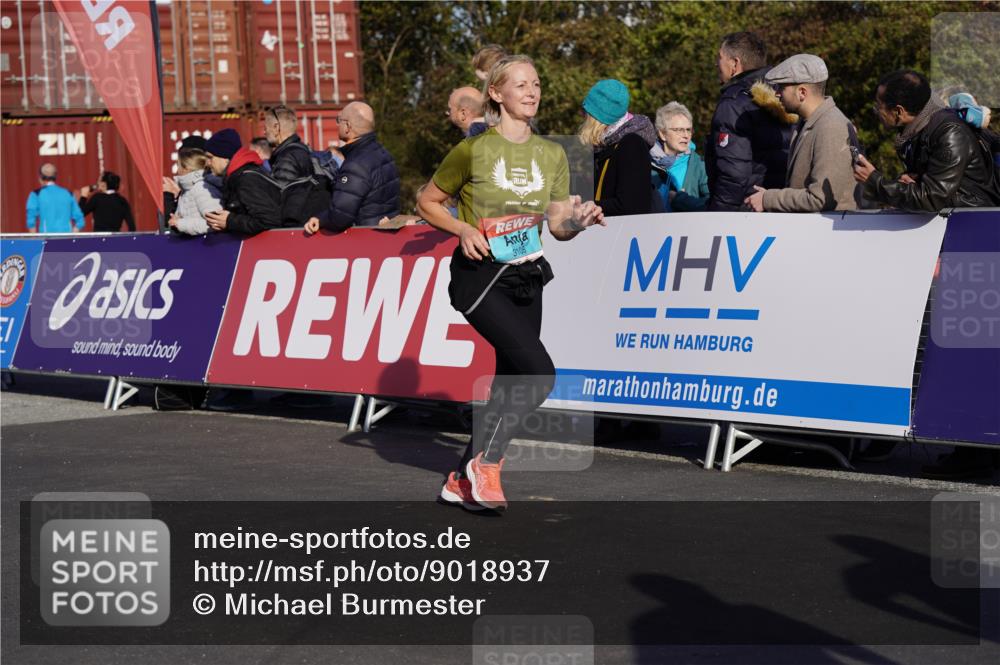 03.10.2025 - Köhlbrandbrückenlauf Michael Burmester http://msf.ph/oto/9018937 03.10.2025 10:19:07 Ziel 1162, 1372, 1712, 1803, 2180, 2231, 2421, 2851, 2853, 3031, 3108, 3133, 3505, 3506, 3676, 3732 meine-sportfotos.de
