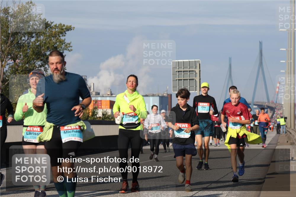 03.10.2025 - Köhlbrandbrückenlauf Luisa Fischer http://msf.ph/oto/9018972 03.10.2025 11:08:42 Position 3 1726, 1727, 2244, 2245, 1539 meine-sportfotos.de