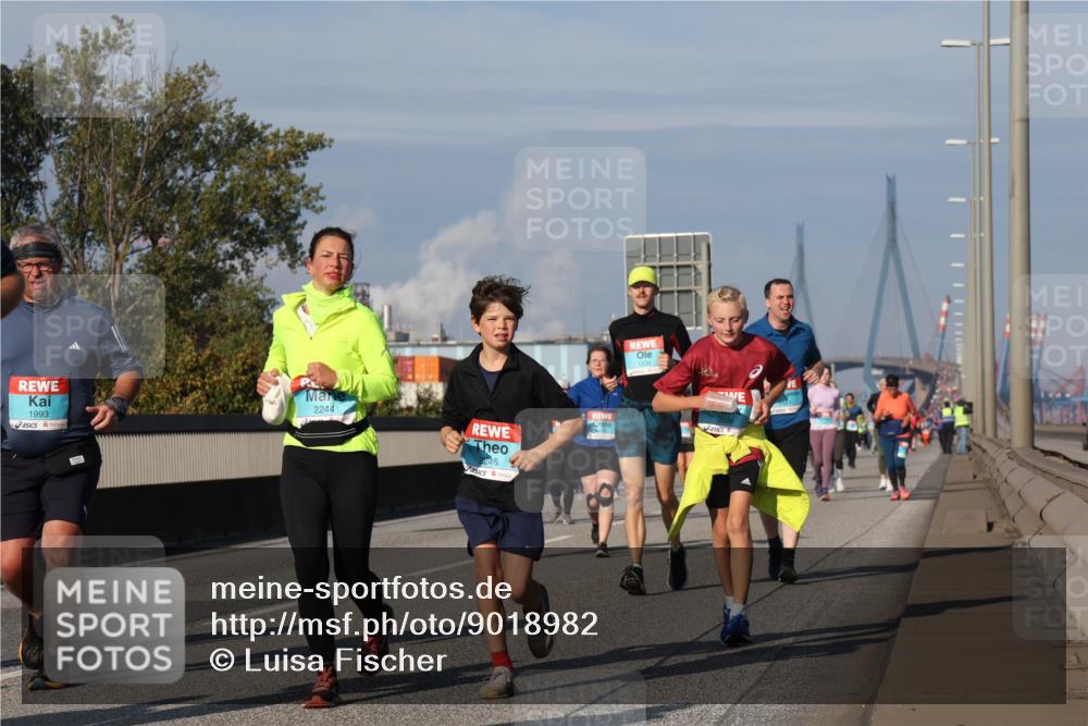 03.10.2025 - Köhlbrandbrückenlauf Luisa Fischer http://msf.ph/oto/9018982 03.10.2025 11:08:43 Position 3 1993, 2244, 2245 meine-sportfotos.de