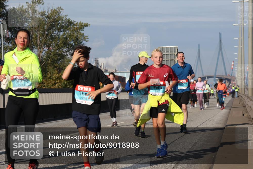 03.10.2025 - Köhlbrandbrückenlauf Luisa Fischer http://msf.ph/oto/9018988 03.10.2025 11:08:45 Position 3 2244, 2245, 3586 meine-sportfotos.de