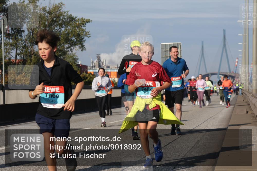 03.10.2025 - Köhlbrandbrückenlauf Luisa Fischer http://msf.ph/oto/9018992 03.10.2025 11:08:45 Position 3 2245, 3586, 2451 meine-sportfotos.de