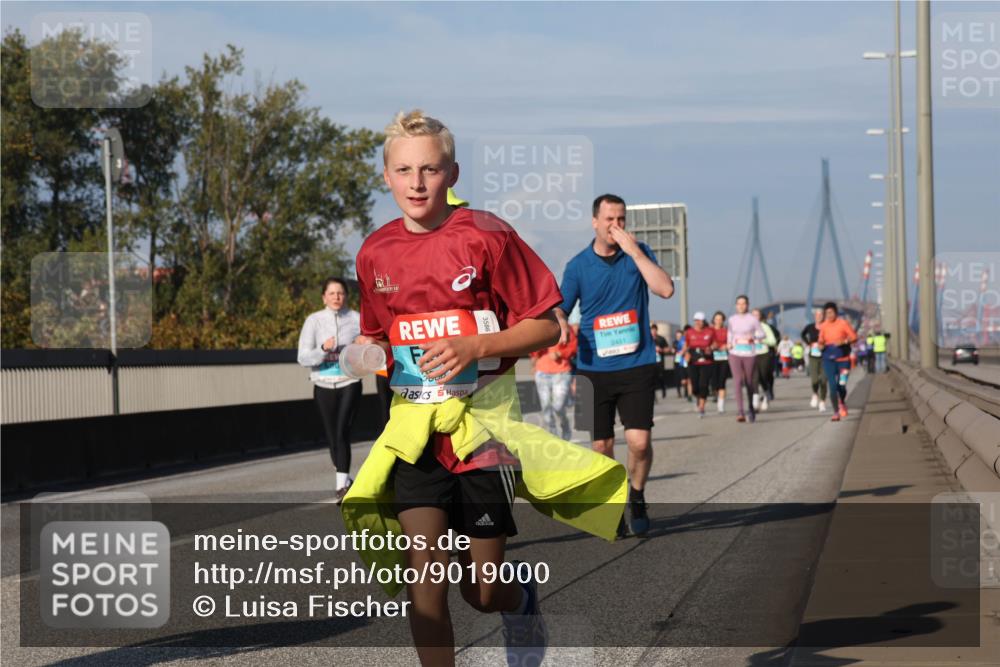 03.10.2025 - Köhlbrandbrückenlauf Luisa Fischer http://msf.ph/oto/9019000 03.10.2025 11:08:47 Position 3 2451 meine-sportfotos.de
