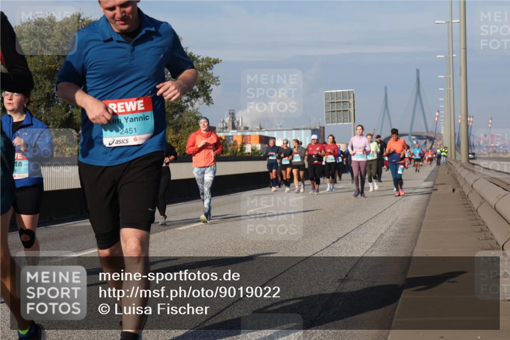 03.10.2025 - Köhlbrandbrückenlauf Luisa Fischer http://msf.ph/oto/9019022 03.10.2025 11:08:50 Position 3 9, 2451 meine-sportfotos.de